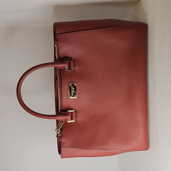 Michael Kors Handbags - FINAL MARKDOWN!! Authentic Michael Kors Bag